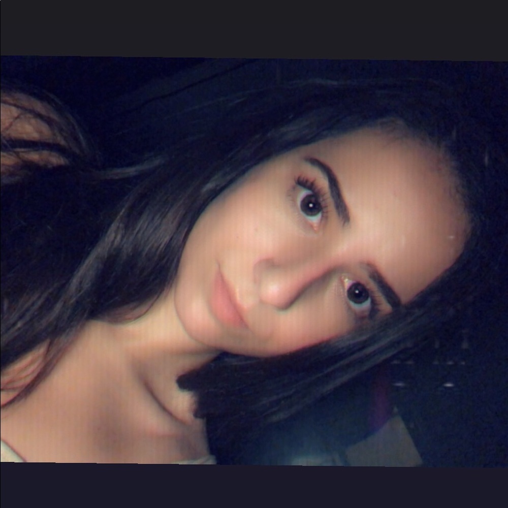 Meet your Posher, Evie